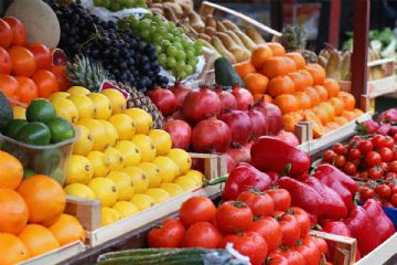 Banco frutta e verdura a Costa de' Nobili